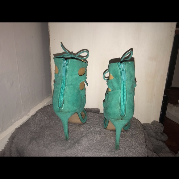 Cute lace up teal 3” heels - Picture 3 of 3